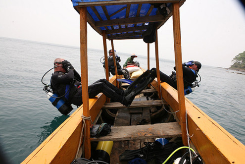 divers off the boat at Banana Island